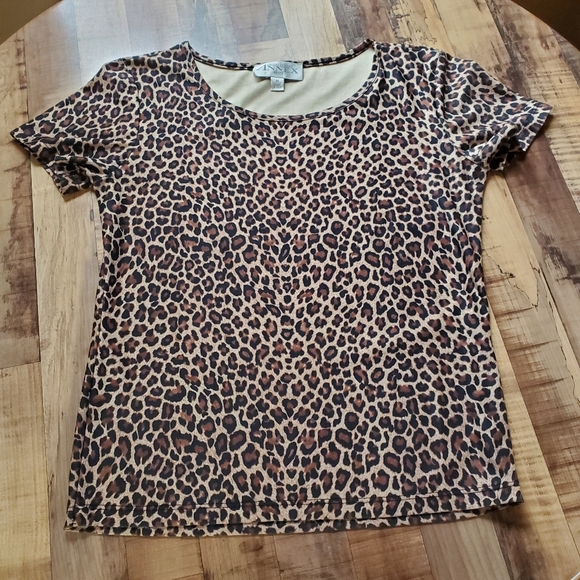 Casual Corner Annex Petite leopard/animal print short sleeved shirt size medium - Picture 8 of 9
